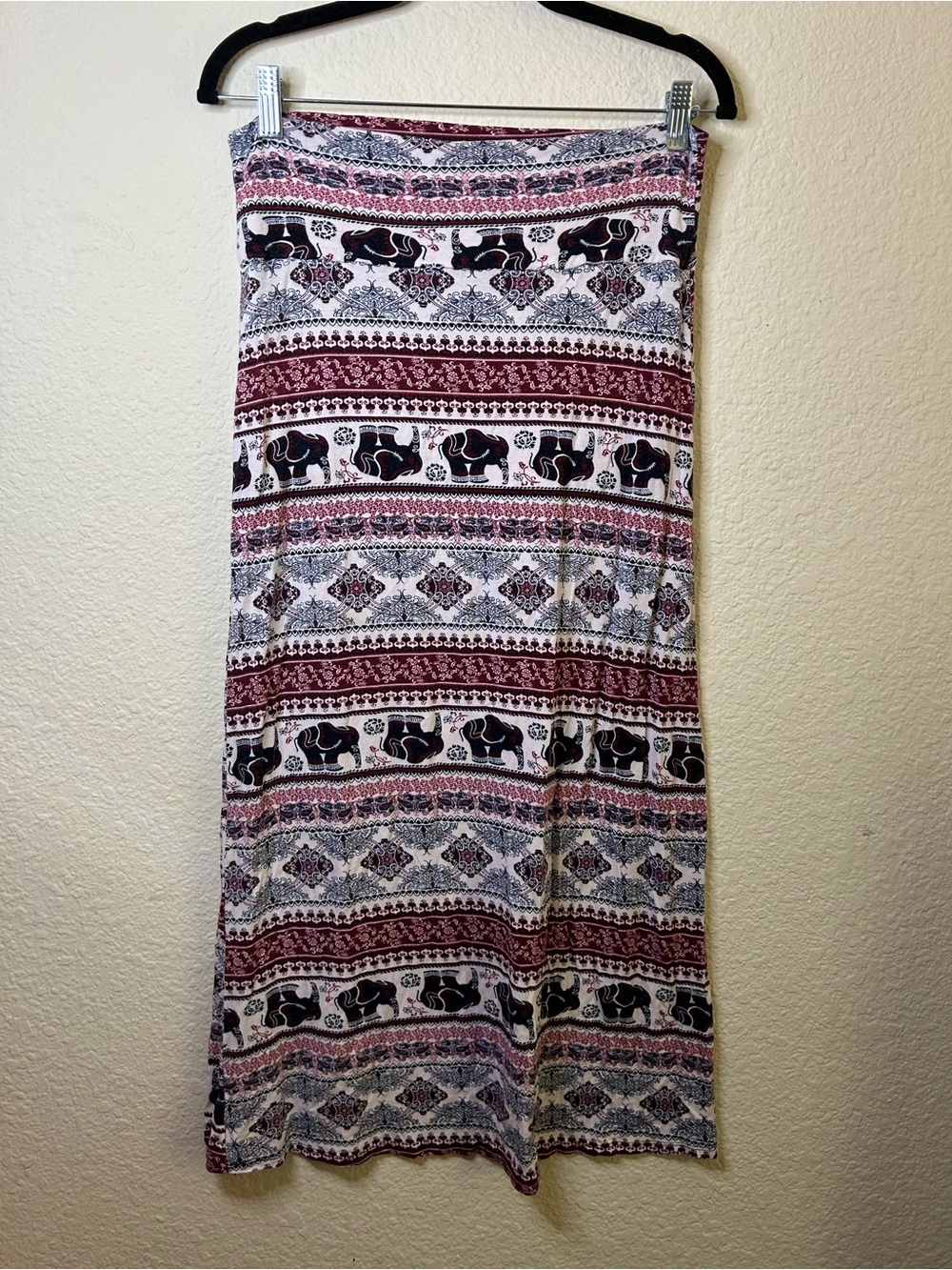 Rue 21 VTG Boho Elephant Print Maxi Skirt Burgundy & Black Festival Medium Aztec
